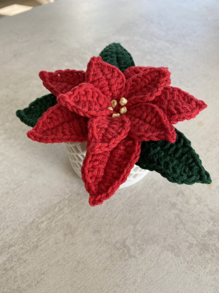 Crocheting Flowers for a Christmas Market & Preparing an Online Mystery CAL