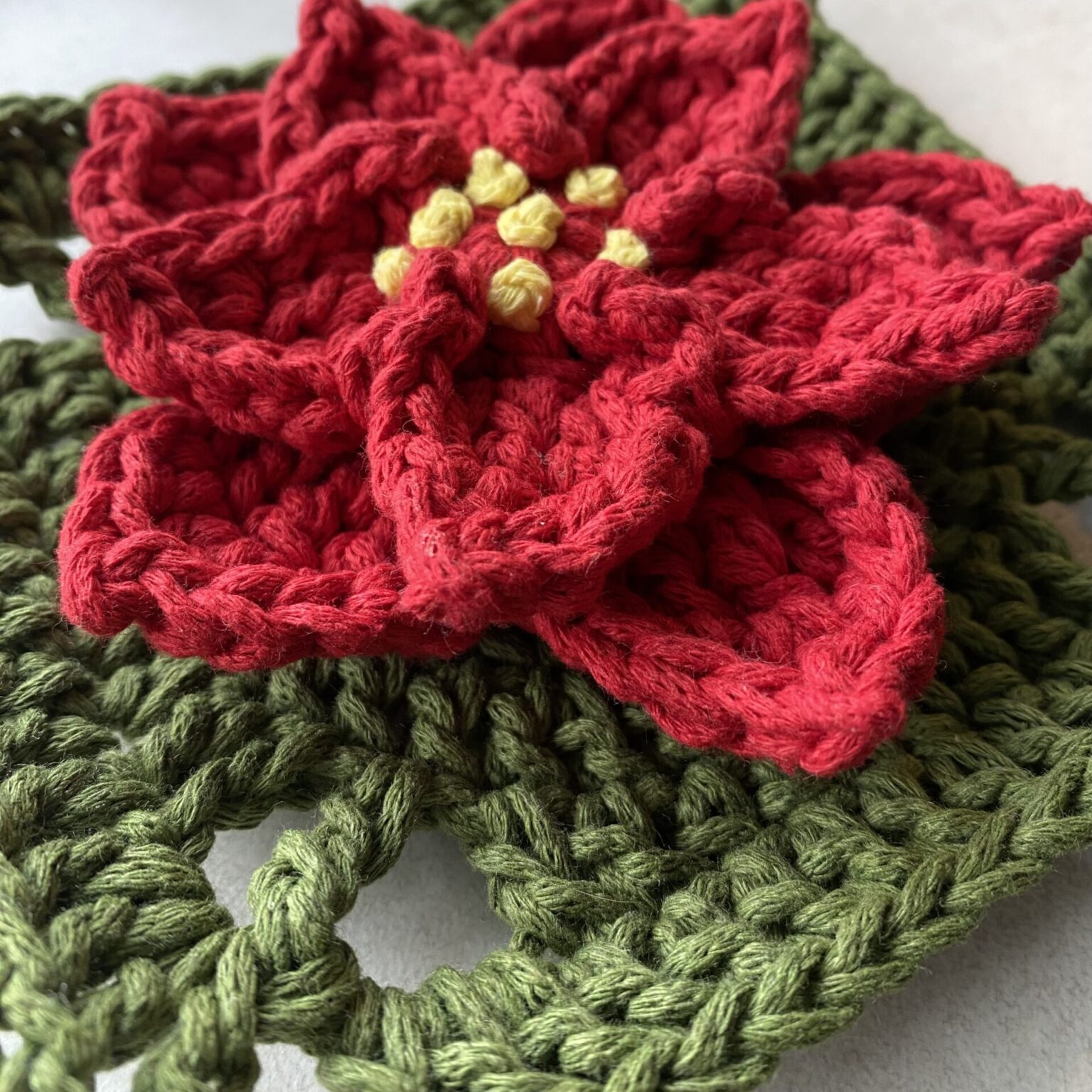Poinsettia Granny Square Crochet Pattern madebyLisek